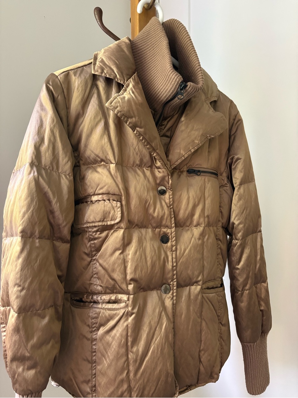 Women’s Quilted Puffer Jacket in Brown with Rib-Knit Collar